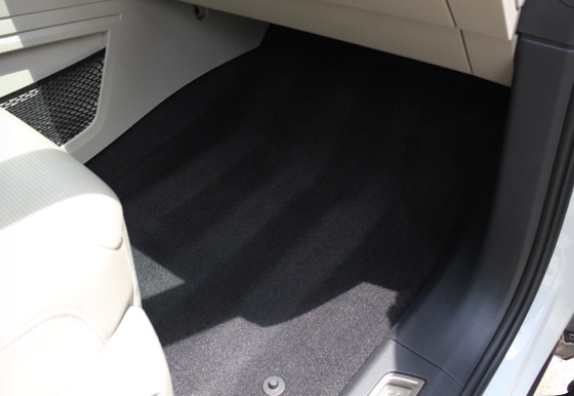 Clean interior floor